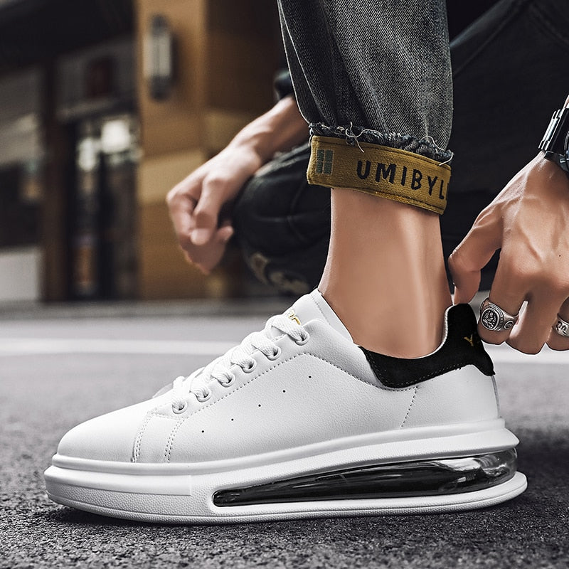 Comfortable ergonomic men's sneakers