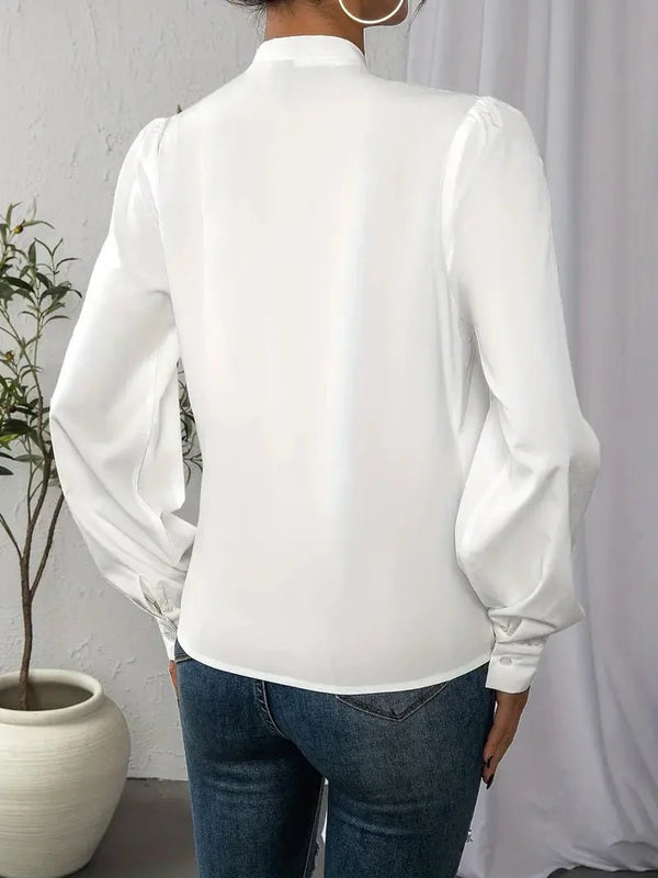 Hjördis blouse with v-neck