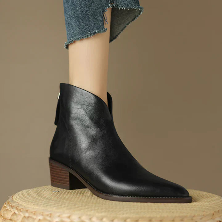 Elegant ladies ankle boots made of leather with block heel