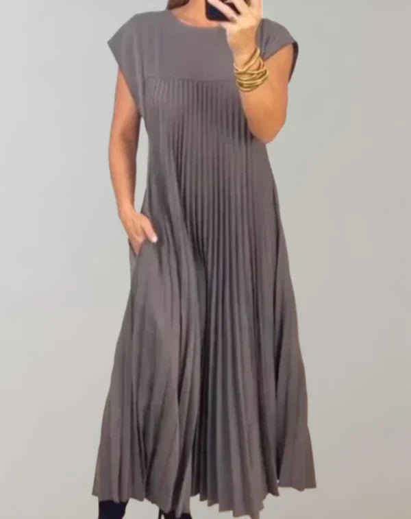 Asja - an oversized maxi dress