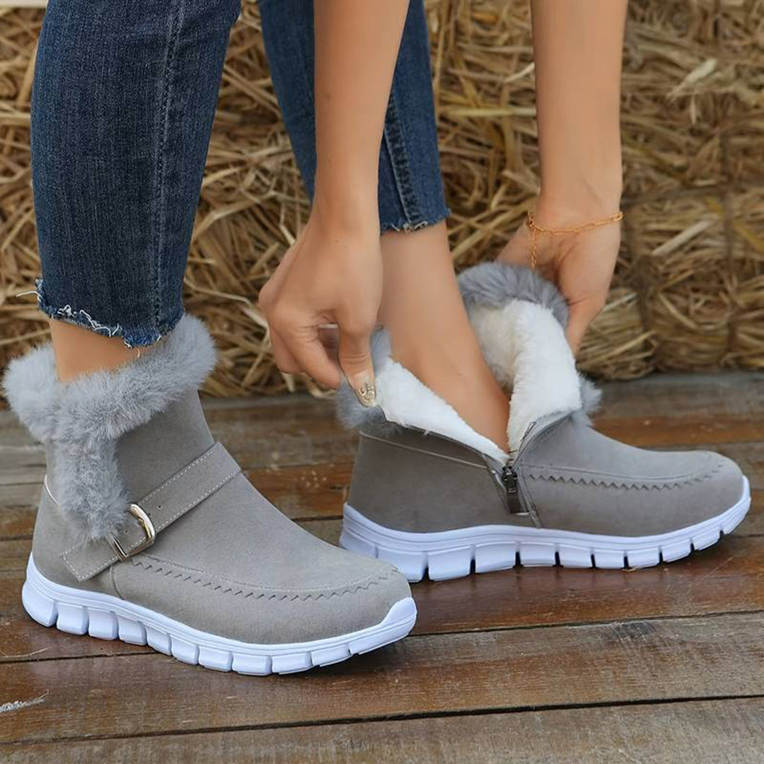 Fashionable winter boots with sporty soles - Paula