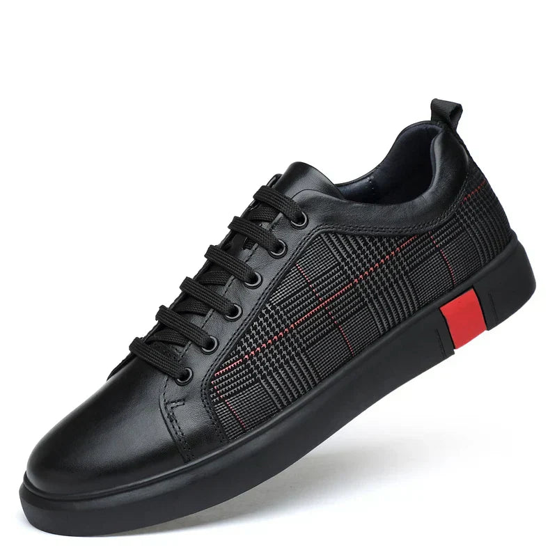 Elegant men's trainer made of leather