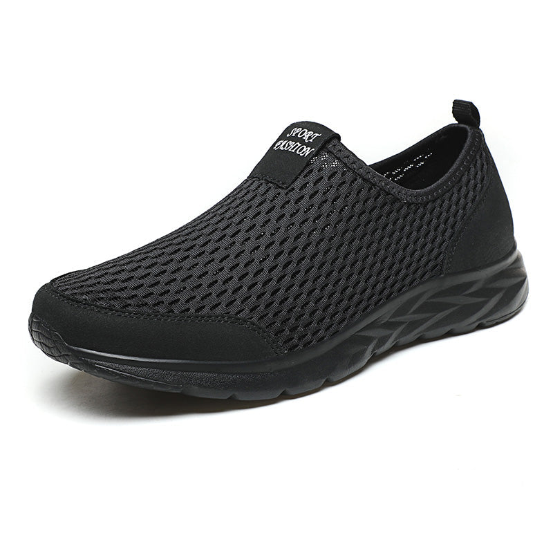 Breathable and robust outdoor shoes for men