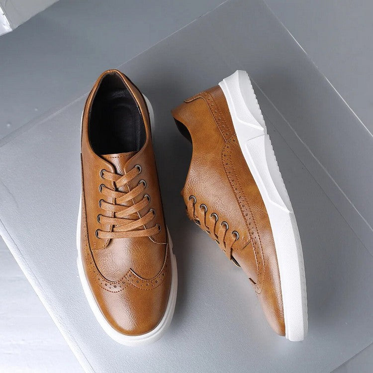 Elegant leather men's sneakers for smart-casual occasions