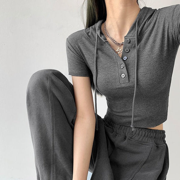 Brigitte - crop top with hood and buttons