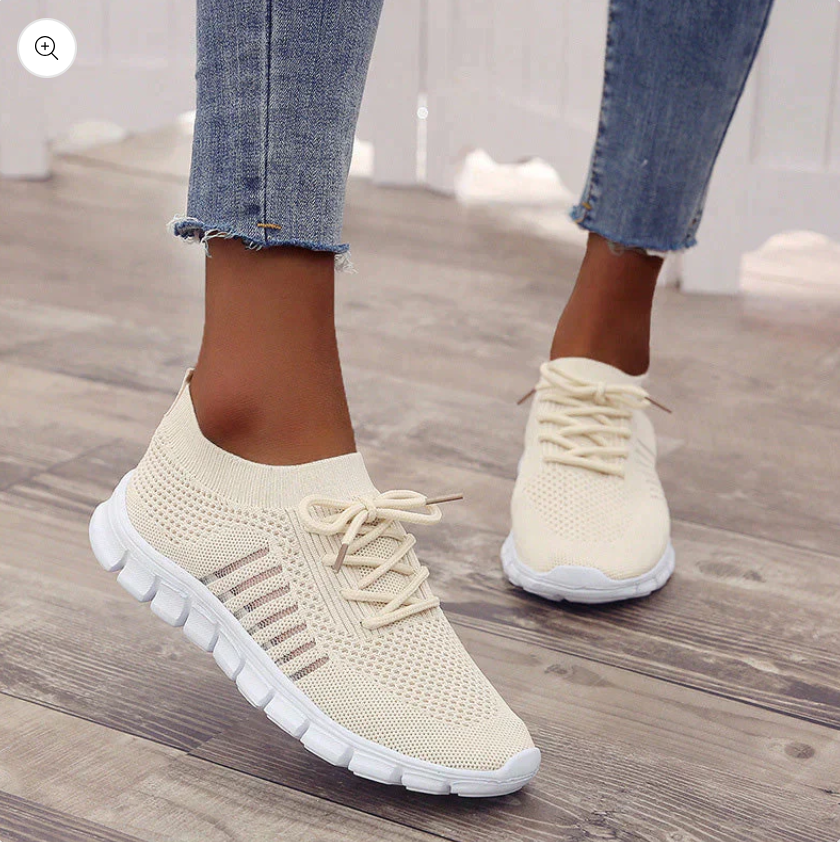 Levi - fashionable women's shoes with ergonomic footbed