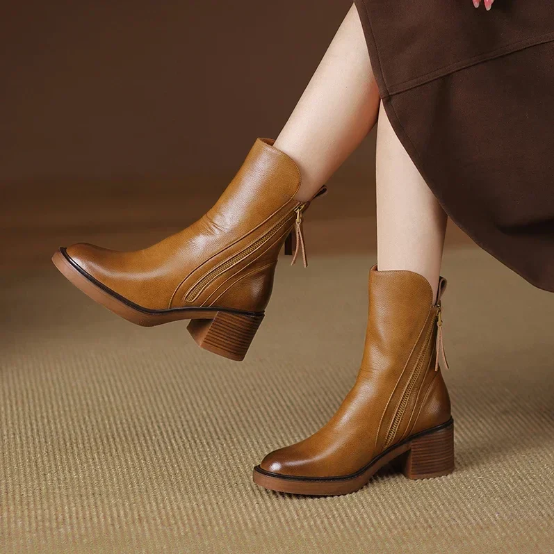 Elegant ladies ankle boots made of genuine leather with block heel