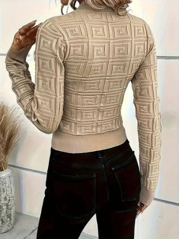 Holga – elegant knitted top with pattern