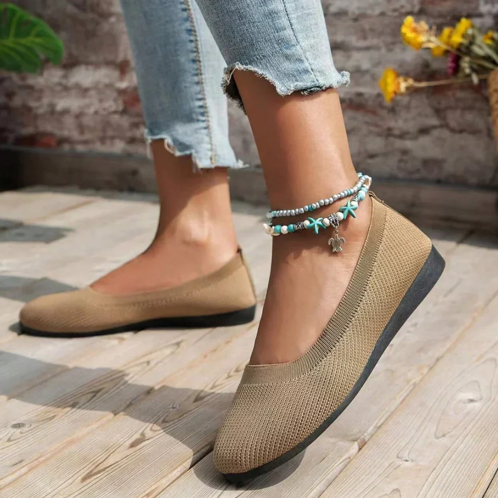 Fashionable minimalist shoes for women