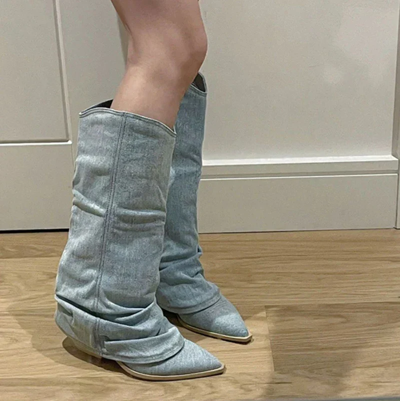 Fashionable denim knee boots with a trendy look for women