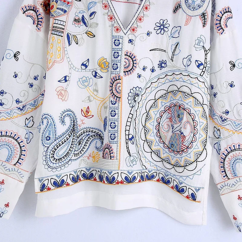 Bianca - long sleeve shirt with v-neck and embroidery