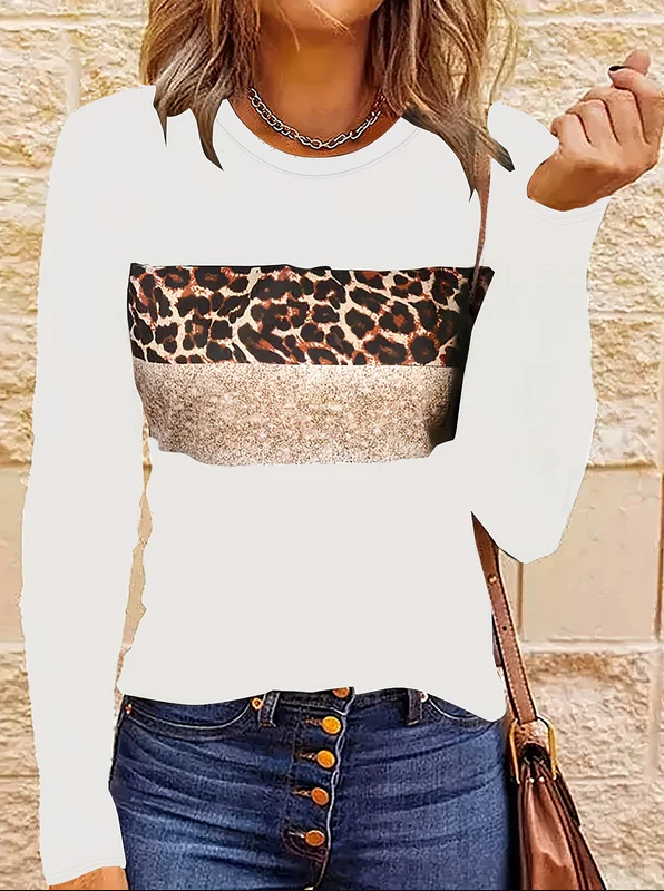 Emmi - the chic long-sleeved shirt with leopard print