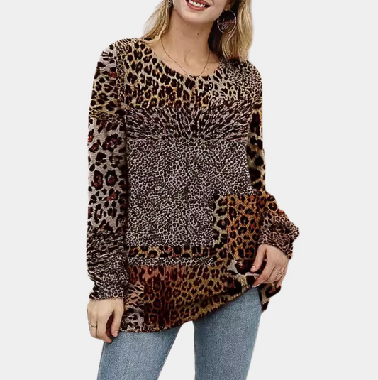 Sensational women's jumper with exclusive leopard print - Martha