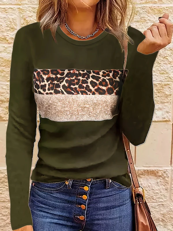 Emmi - the chic long-sleeved shirt with leopard print