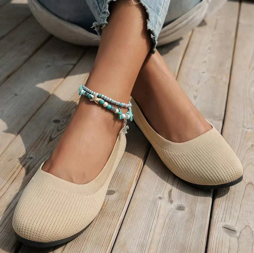 Fashionable minimalist shoes for women