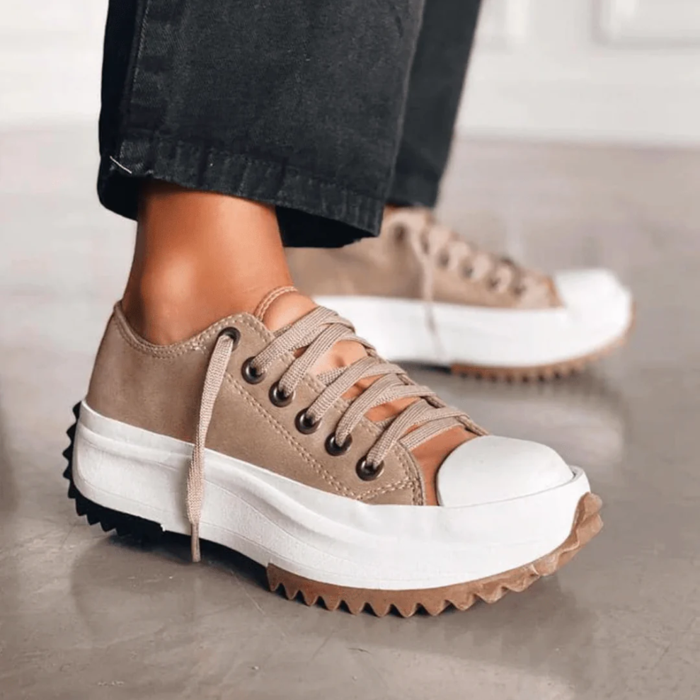 Platform sneakers with modern details for women
