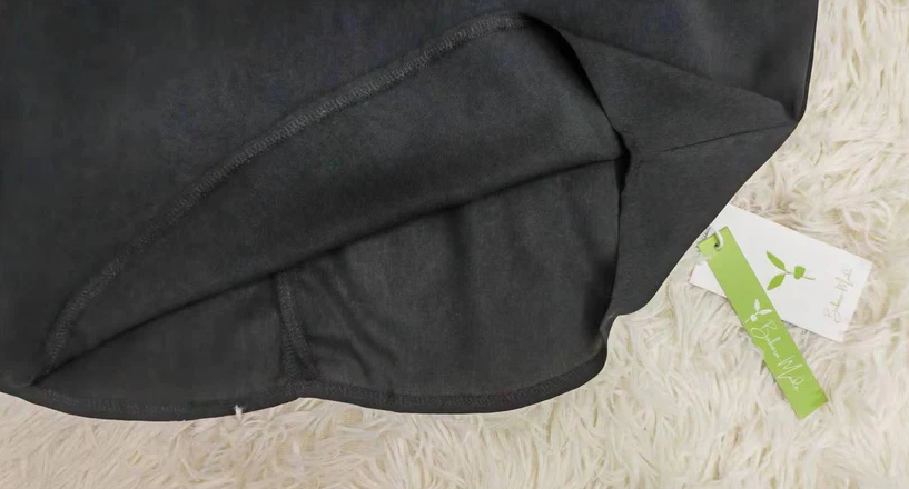 SpringStyle - black solid color top with short sleeves