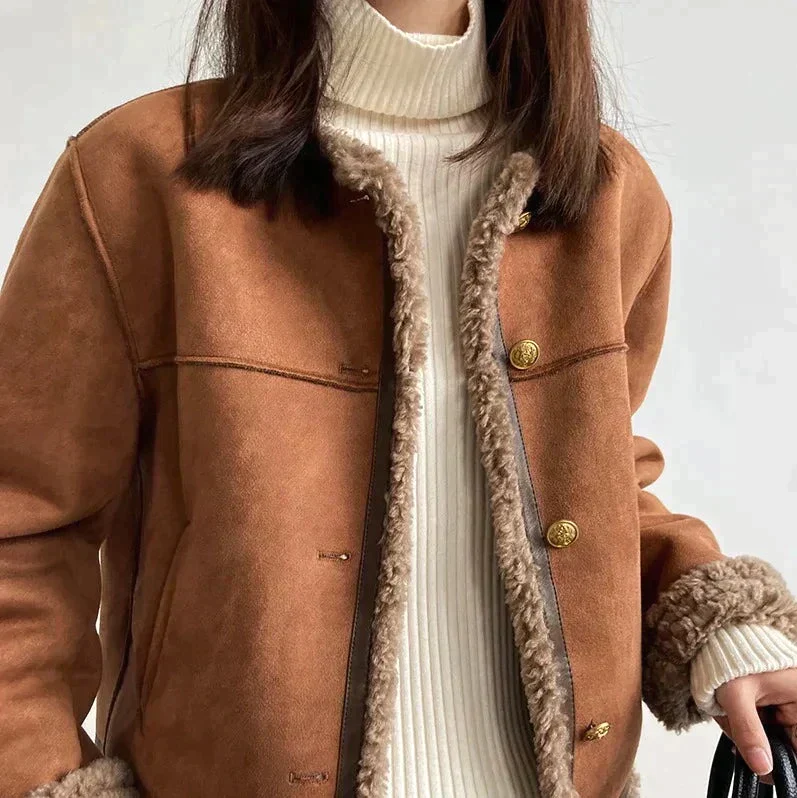 Suede women's jacket with an elegant fit