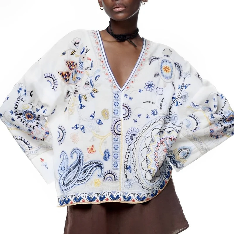 Bianca - long sleeve shirt with v-neck and embroidery