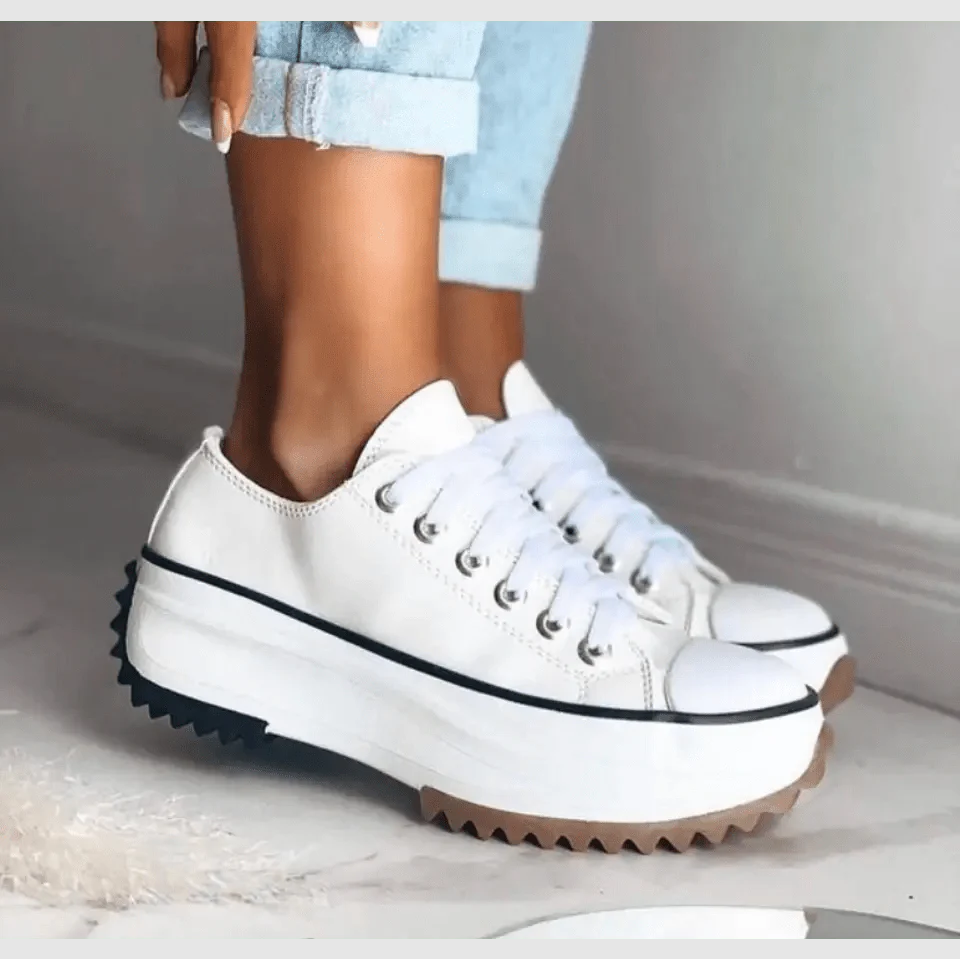 Platform sneakers with modern details for women