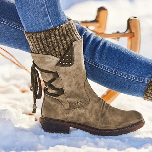 Cosy calf-high snowboots for winter comfort for women