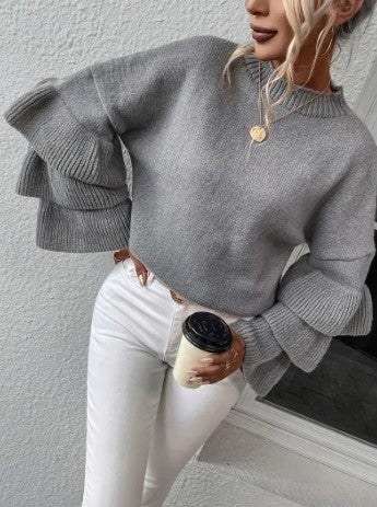 Lauri – stylish knitted sweater with layers and bell sleeves