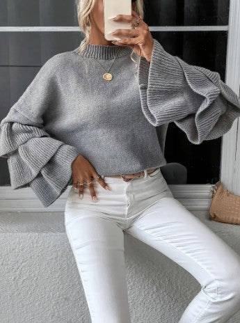 Lauri – stylish knitted sweater with layers and bell sleeves