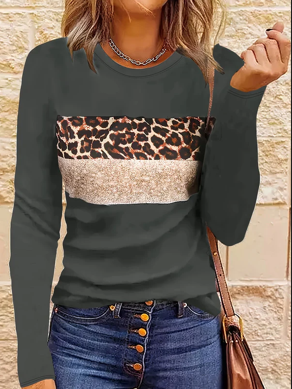 Emmi - the chic long-sleeved shirt with leopard print