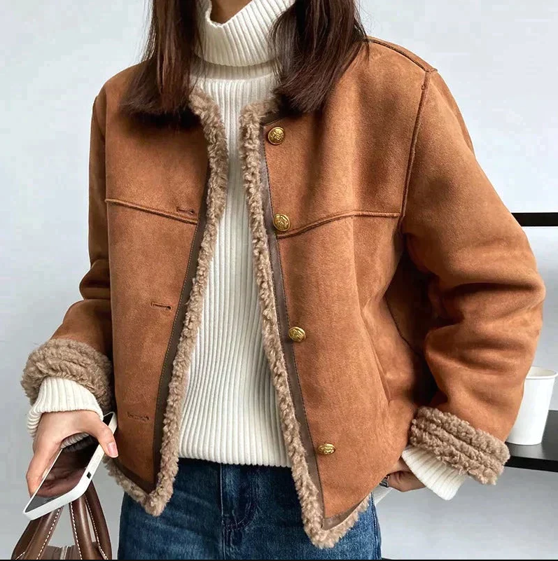 Suede women's jacket with an elegant fit