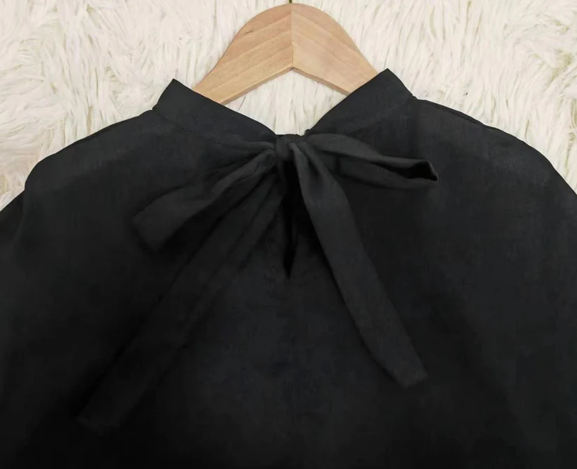 SpringStyle - black solid color top with short sleeves