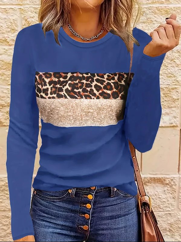 Emmi - the chic long-sleeved shirt with leopard print