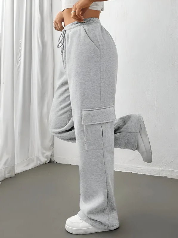 Zora - comfortable and stylish jogging pants with flap pockets