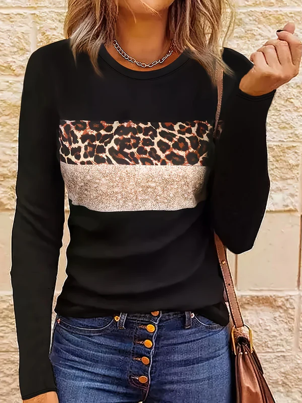 Emmi - the chic long-sleeved shirt with leopard print