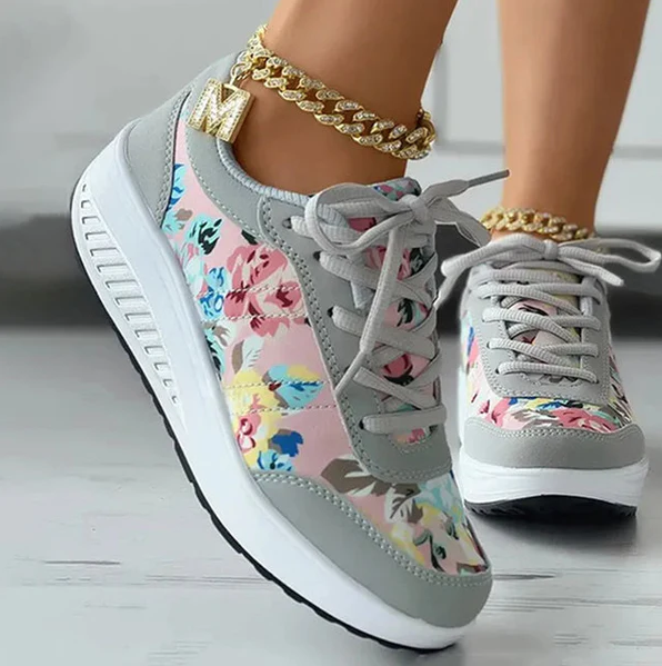 Lovisa – canvas shoes with floral pattern