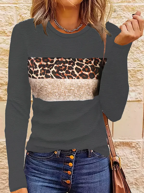 Emmi - the chic long-sleeved shirt with leopard print