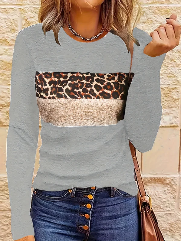 Emmi - the chic long-sleeved shirt with leopard print