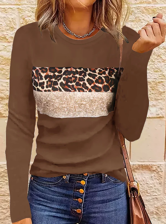 Emmi - the chic long-sleeved shirt with leopard print