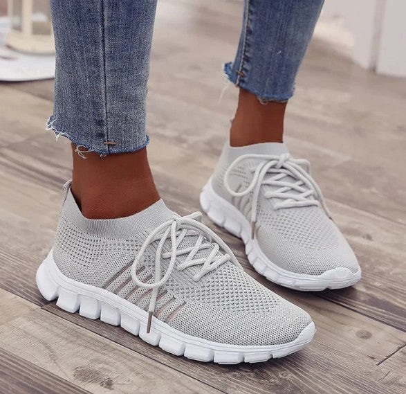 Breathable ergonomic shoes for autumn and winter weather