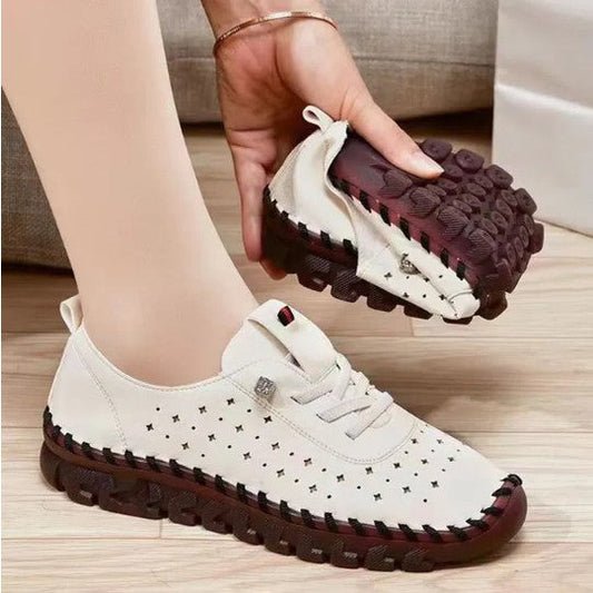 Anatomically shaped women's shoes for ergonomic comfort in autumn/winter