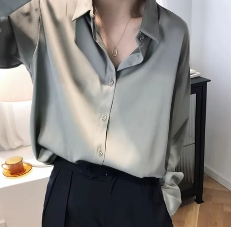 Paige – elegant satin blouse