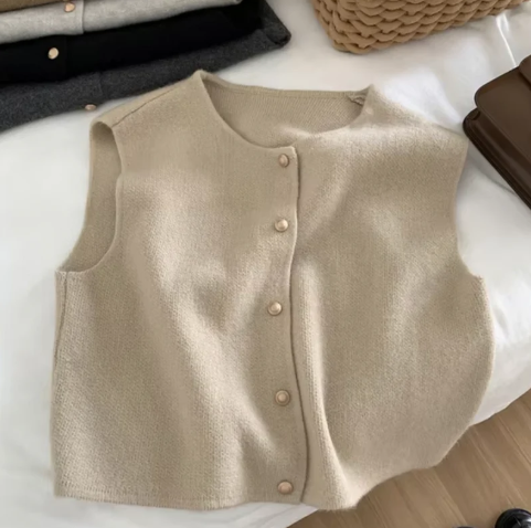 Annabeth knitted sleeveless vest