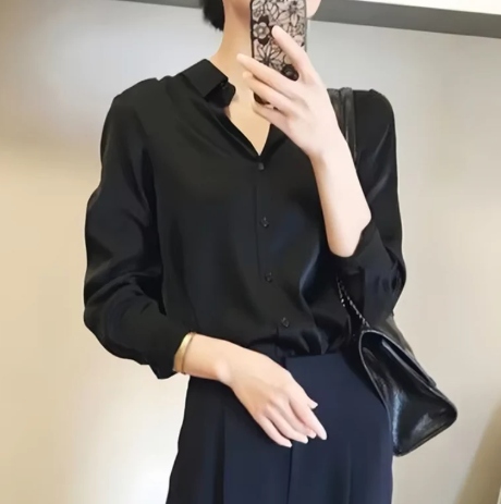Paige – elegant satin blouse