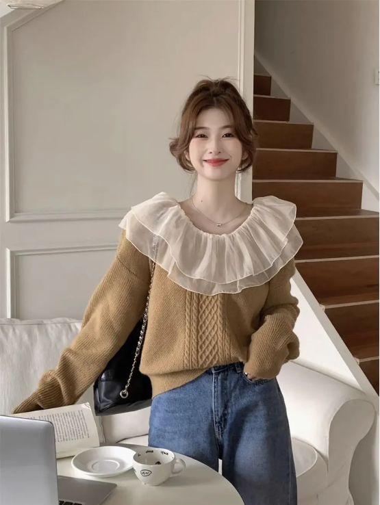 Adeline - sweater with ruffles