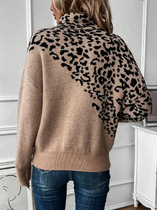 Zoila - knitted sweater with leopard print