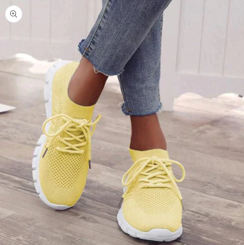 Levi - fashionable women's shoes with ergonomic footbed