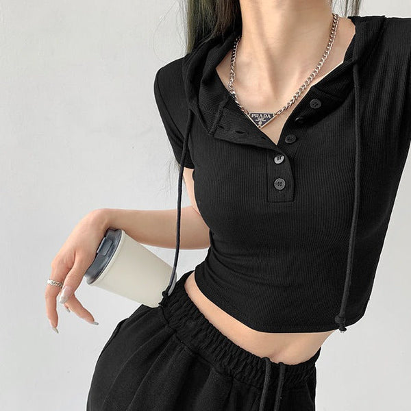 Brigitte - crop top with hood and buttons