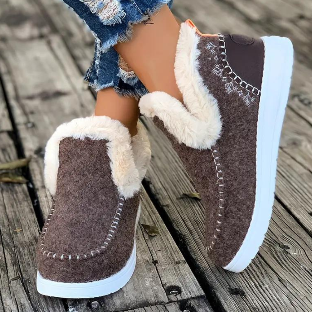 Ognyana - trendy winter shoes for women for cold days
