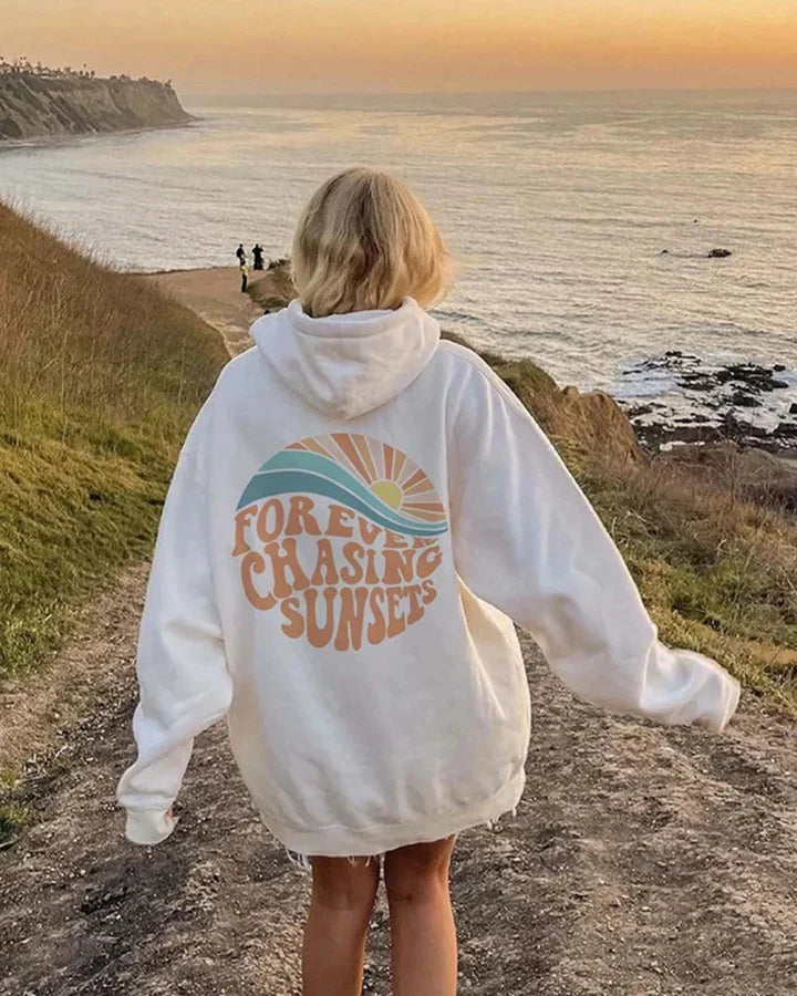Kira - comfortable hoodie forever chaing sunsets
