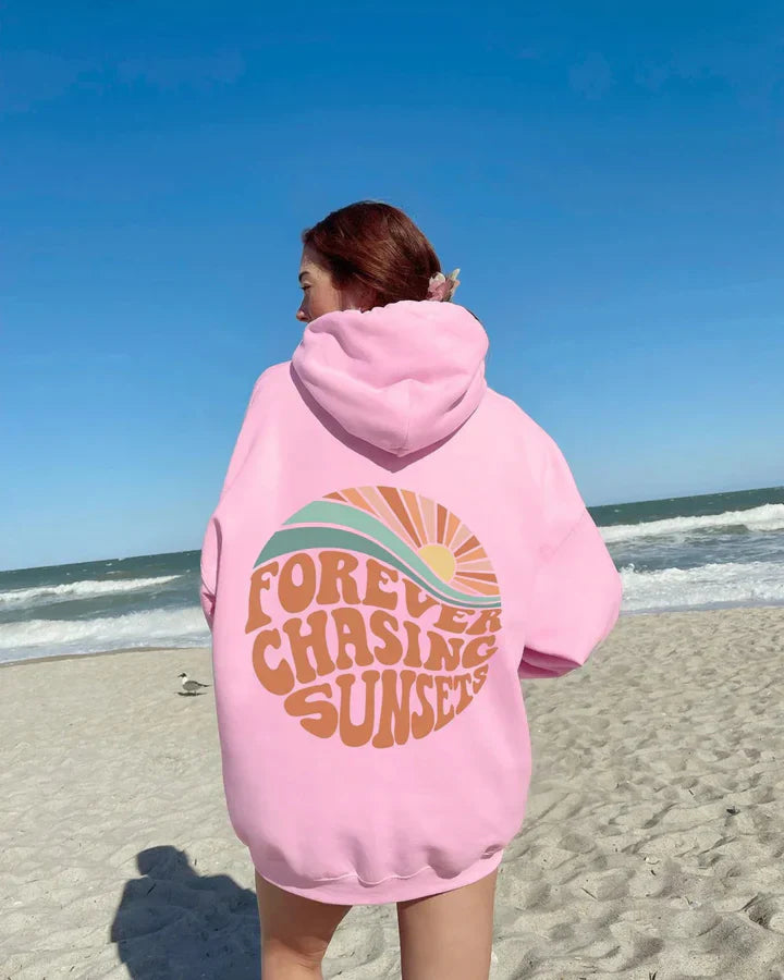 Kira - comfortable hoodie forever chaing sunsets
