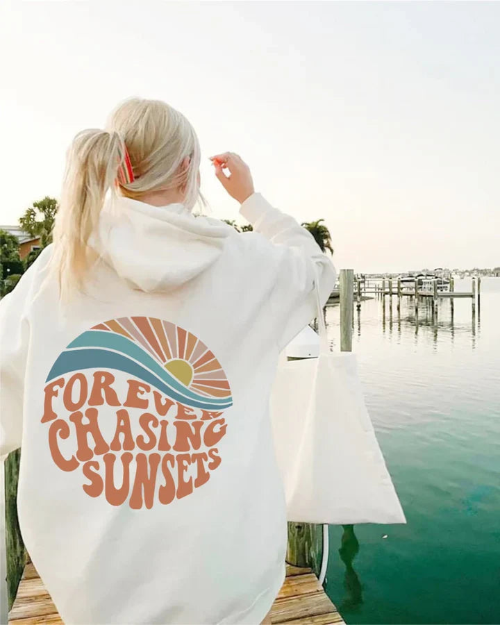 Kira - comfortable hoodie forever chaing sunsets